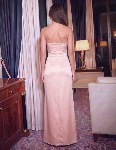 Vestido largo con escote palabra de honor