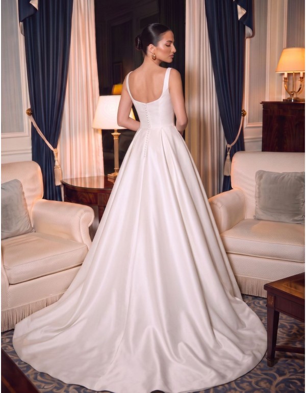 Vestido estilo princesa en tejido mikado 2