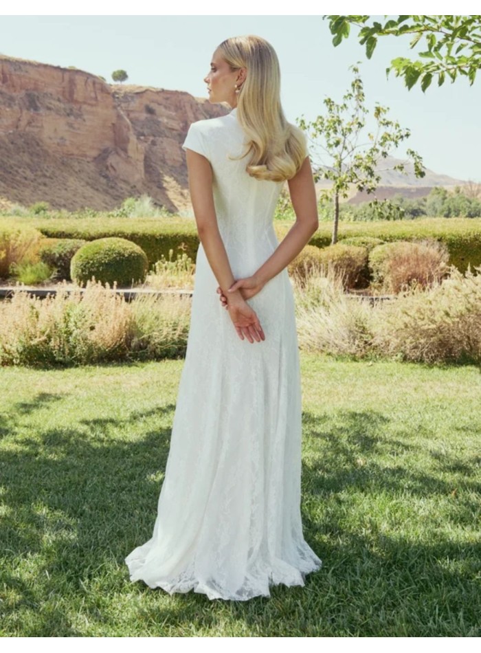 Vestido largo de novia de encaje blanco