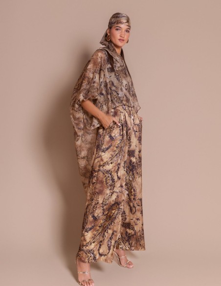 Long, asymmetrical blouse with a boat neck
