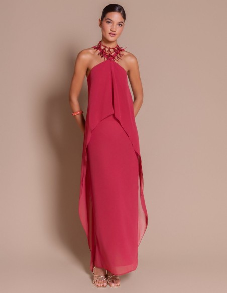 Vestido largo de gasa rosa con escote cruzado halter