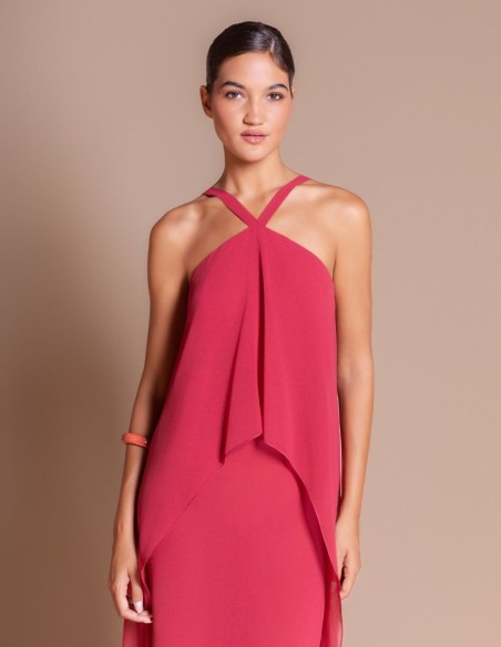 Vestido largo de gasa rosa con escote cruzado halter