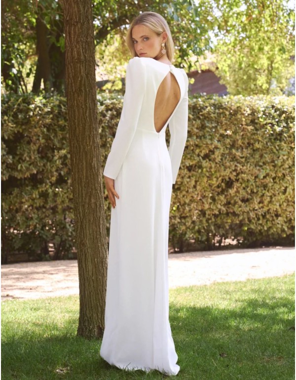 Long crepe wedding dress with a V-neckline and long sleeves 2