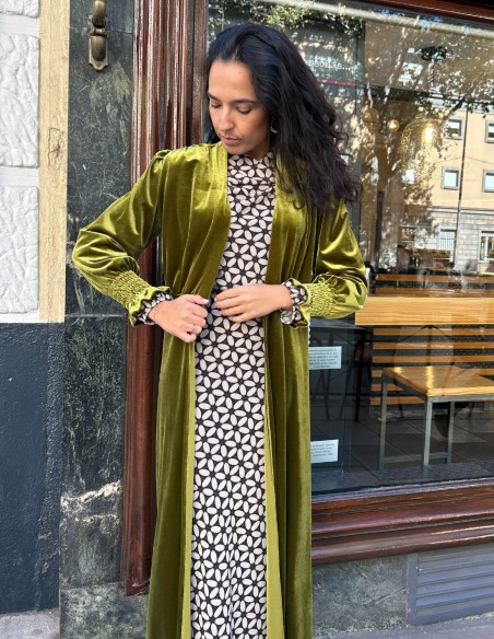 Kimono verde oliva de terciopelo para mujer