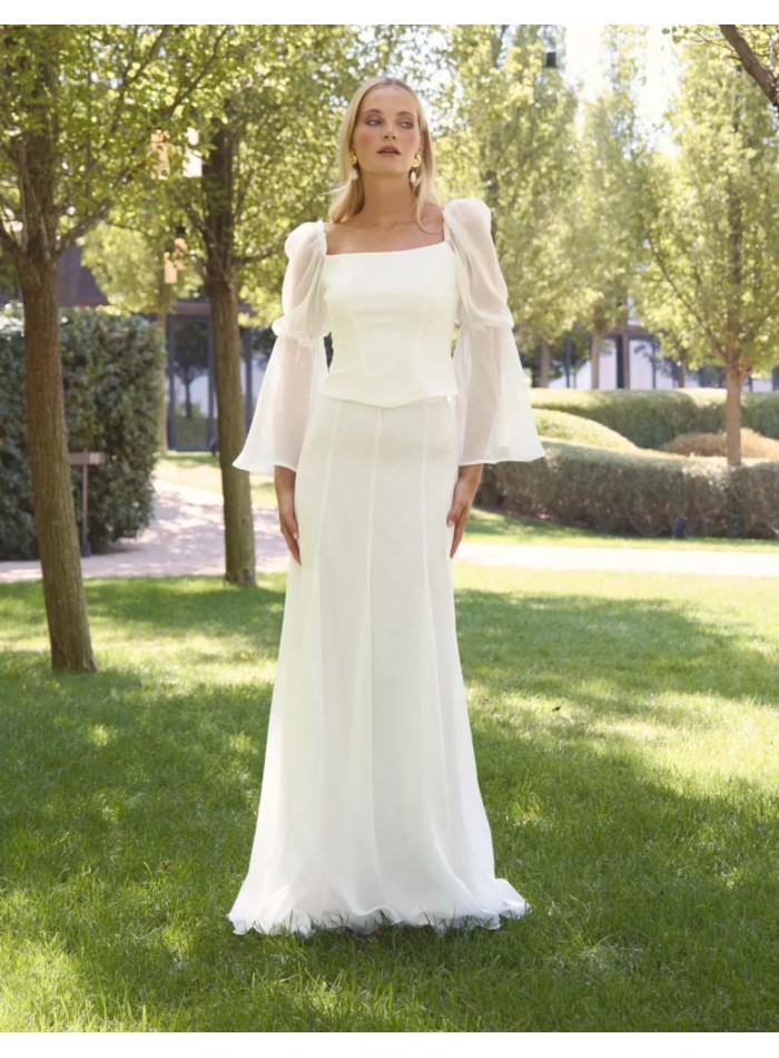 Top con mangas largas semitransparentes y ajuste encorsetado de novia