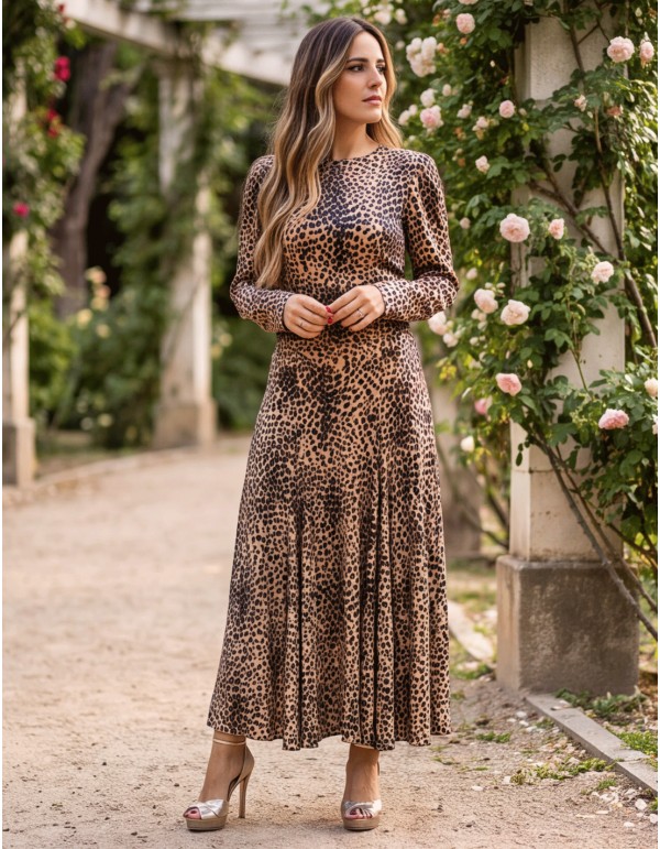Vestido midi de manga larga con estampado animal print