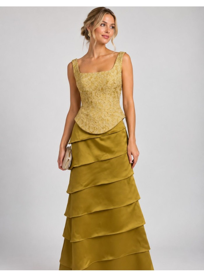 Two-piece set with a jacquard top and a layered...