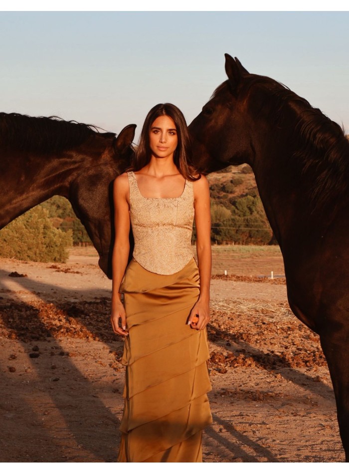 Two-piece set with a jacquard top and a layered...