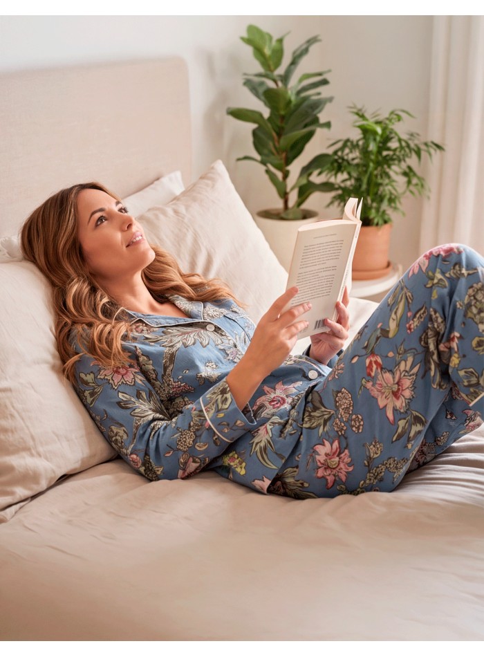 Pijama artesanal de algodón azul con estampado floral – 3 piezas