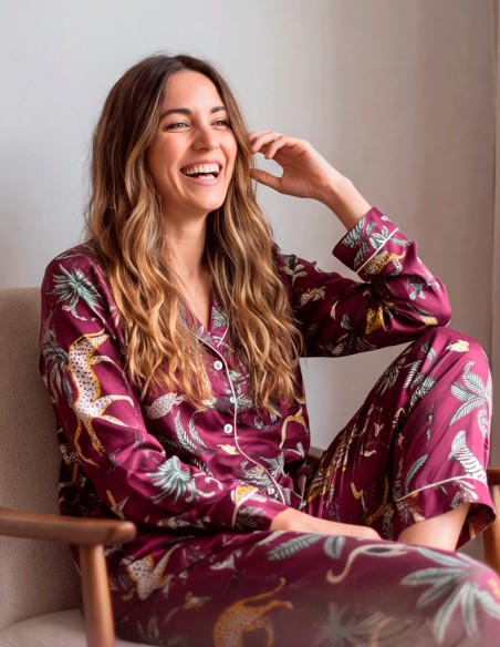 Un pyjama bordeaux qui ne ressemble à aucun autre