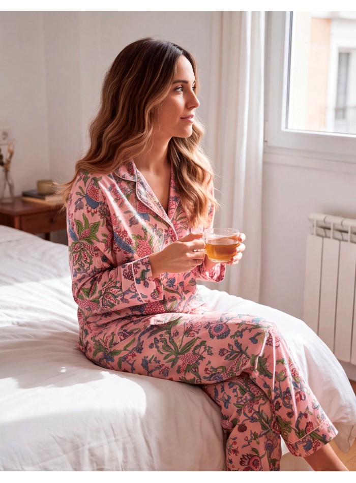 Pink cotton pajamas with a romantic botanical print – 3-piece set