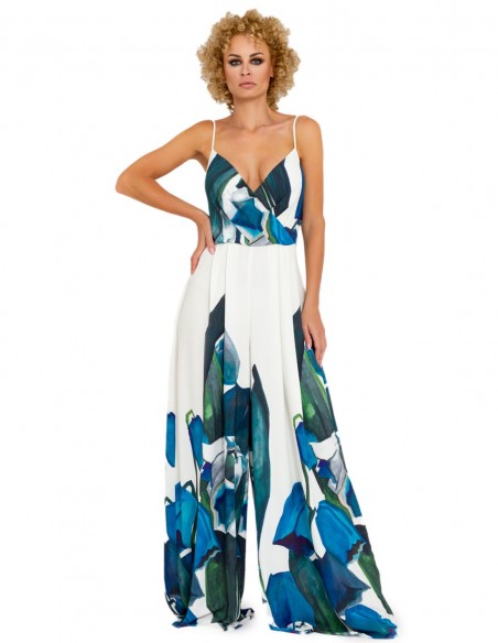 Party suit with print design and wide pants at INVITADISIMA by Nuribel Collection