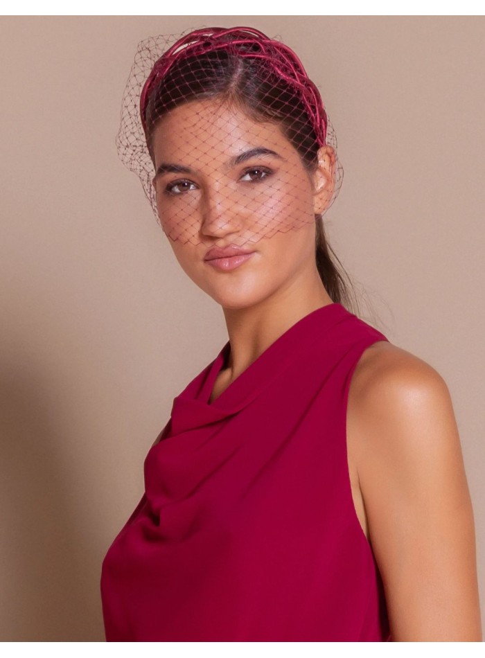Diadème pour invitée, couleur grenat, en satin...