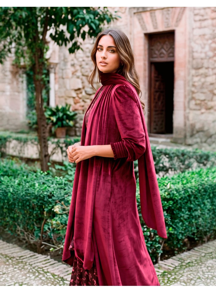 Kimono largo granate de terciopelo con chal incorporado