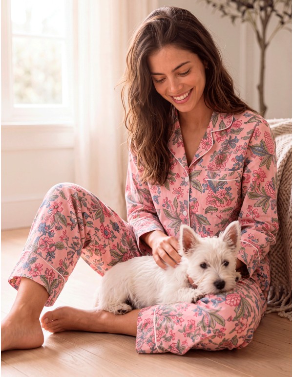 Pyjama en coton rose pour femme : le cadeau idéal 2