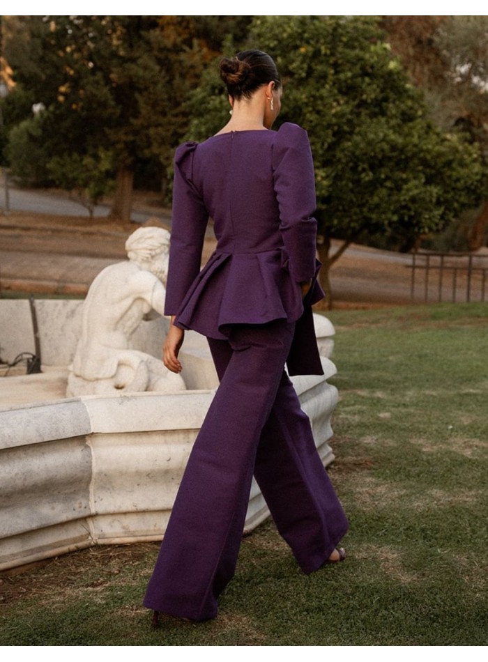 Pantalon violet à jambes larges pour invitée