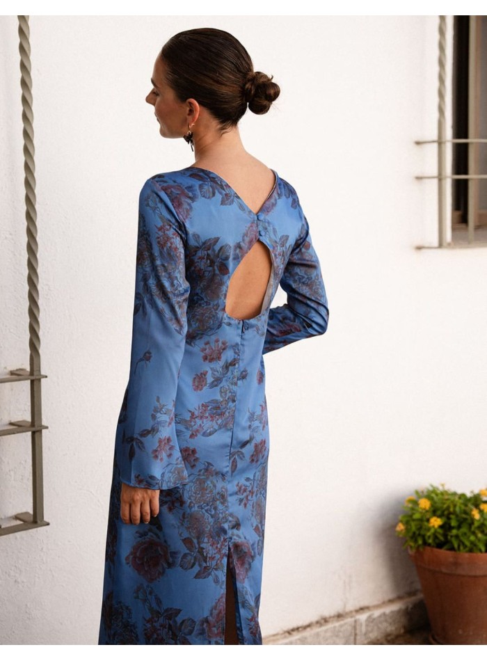 Vestido largo con estampado floral con manga larga y espalda al aire