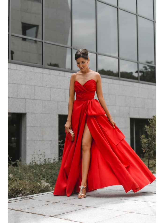Vestido largo rojo escote corazón - INVITADA PERFECTA