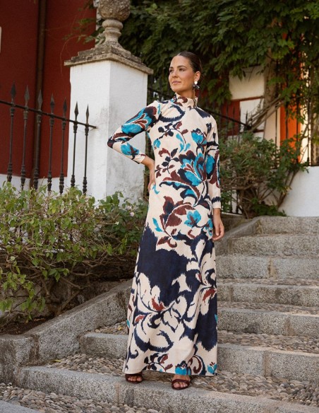 Long dress with a floral print in shades of blue and burgundy