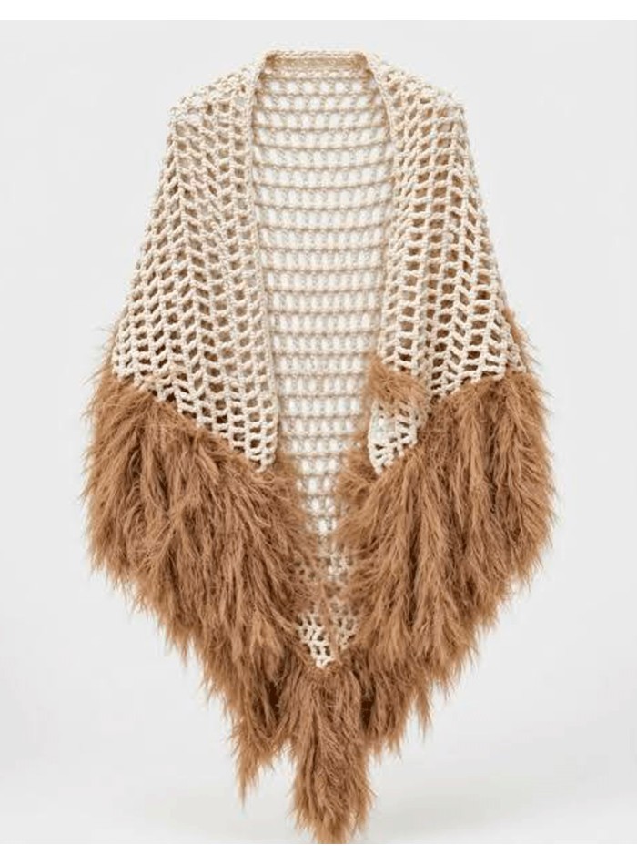 Comment porter le châle en maille à franges effet plume