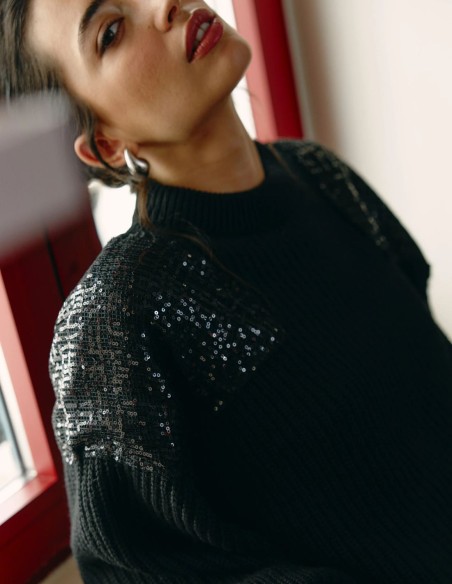 Pull oversize en laine italienne mélangée à du cachemire, orné de paillettes noires