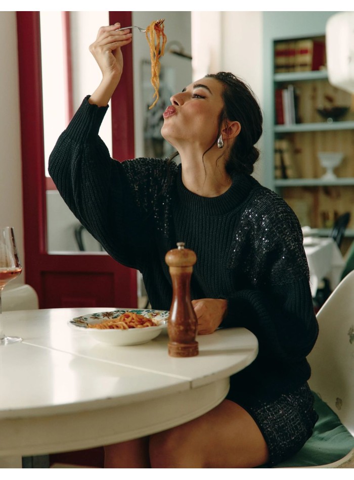 Oversized sweater made of Italian-spun wool...