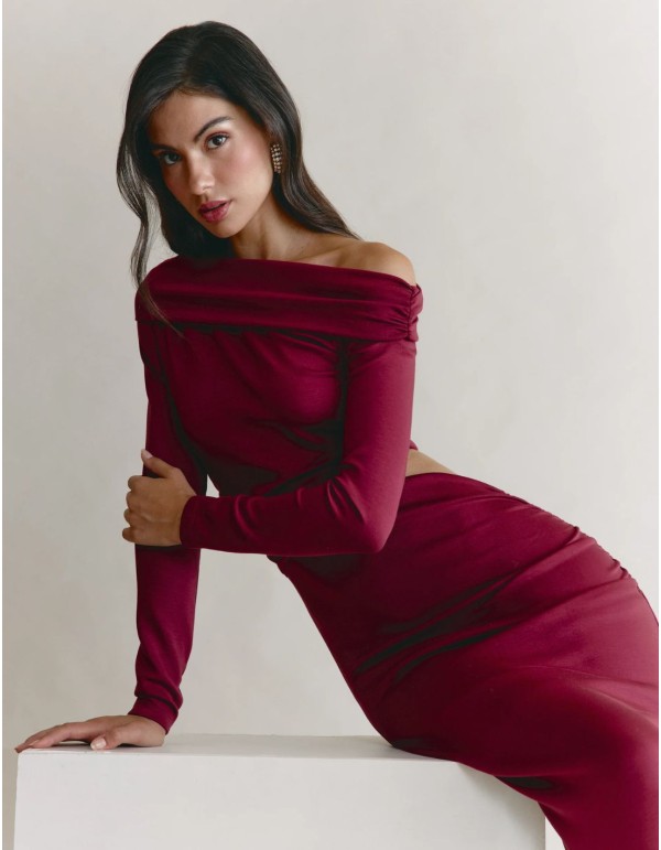 Robe midi asymétrique à manches longues avec découpe à la...