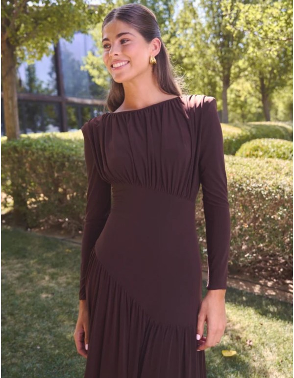 Robe longue marron au design asymétrique et drapée 2