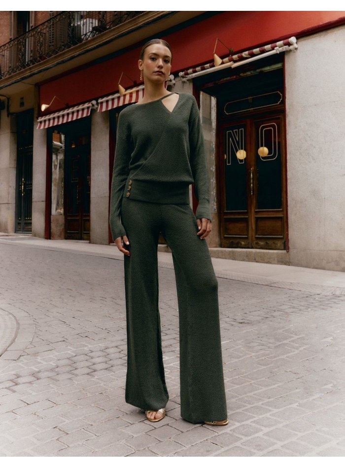 Long flare-style pants made of ribbed knit
