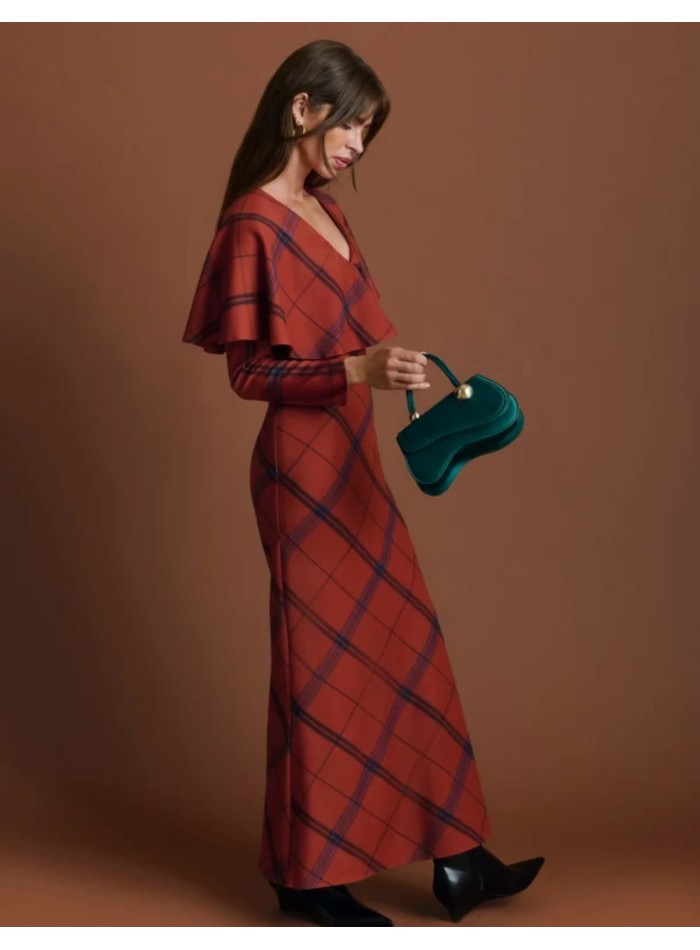 Robe à carreaux couleur cuve avec encolure en V...