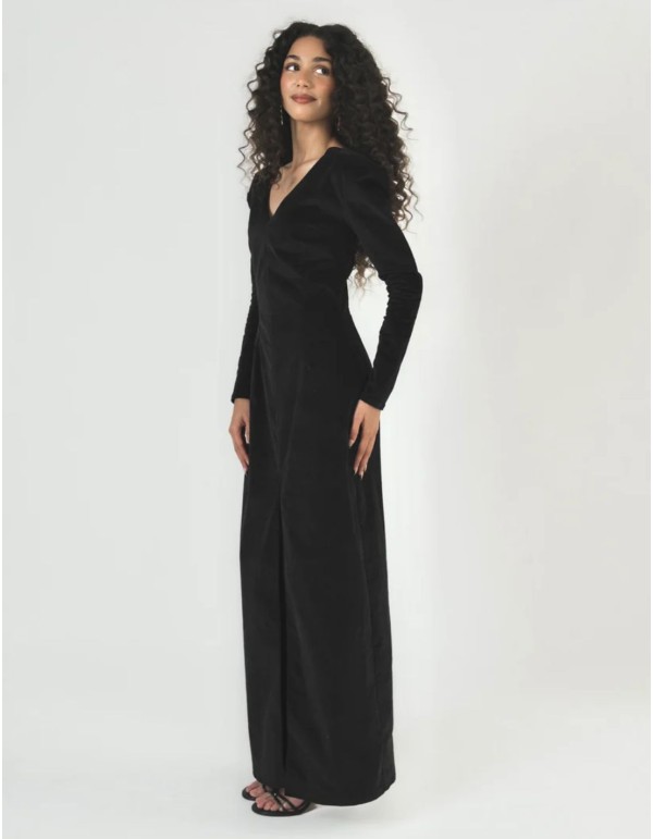 Vestido largo clásico negro de terciopelo para eventos de noche