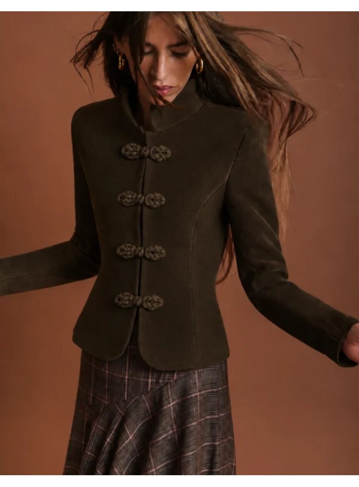 Veste marron en daim avec fermeture à boutons...