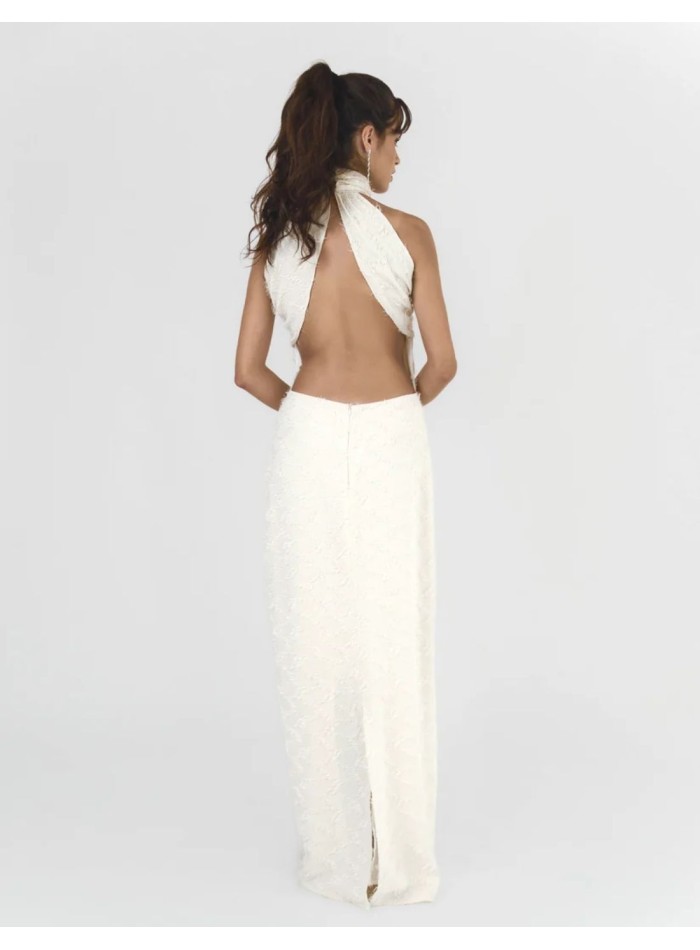 Vestido largo color crema con cuello halter