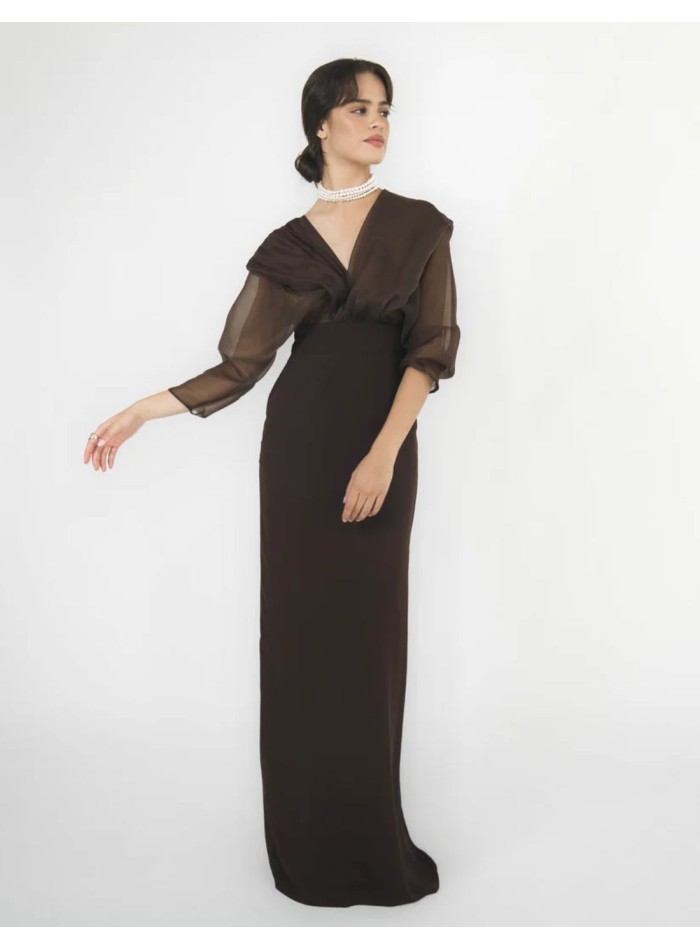 Robe longue marron à manches trois-quarts...