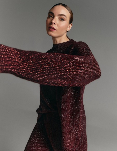 Pull en maille perlée bordeaux avec dos croisé