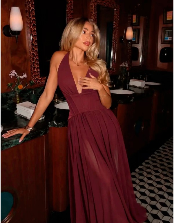 Vestido largo granate halter con corsé y falda semitransparente