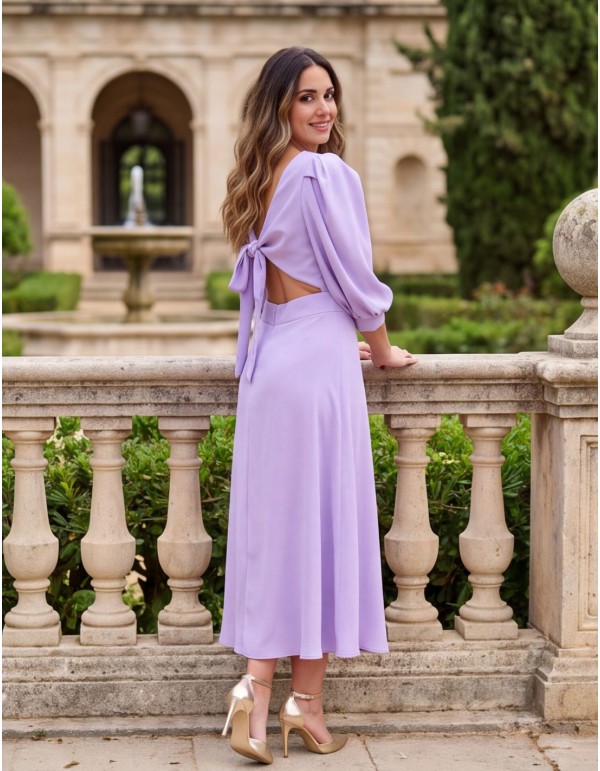 Robe midi lilas à manches bouffantes et nœud dans le dos