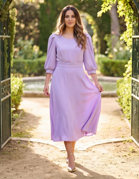 Robe midi lilas à manches bouffantes et nœud dans le dos