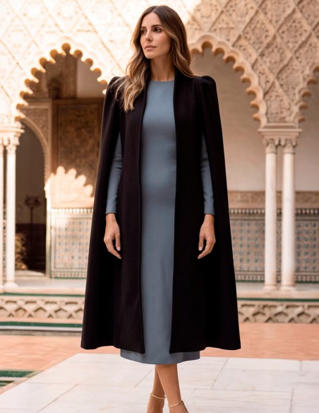 Black wool cape with puffed sleeves for winter weddings and elegant looks
