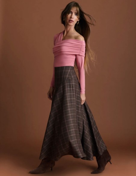 Jupe à carreaux marron et rose, taille haute, avec un pan en biais