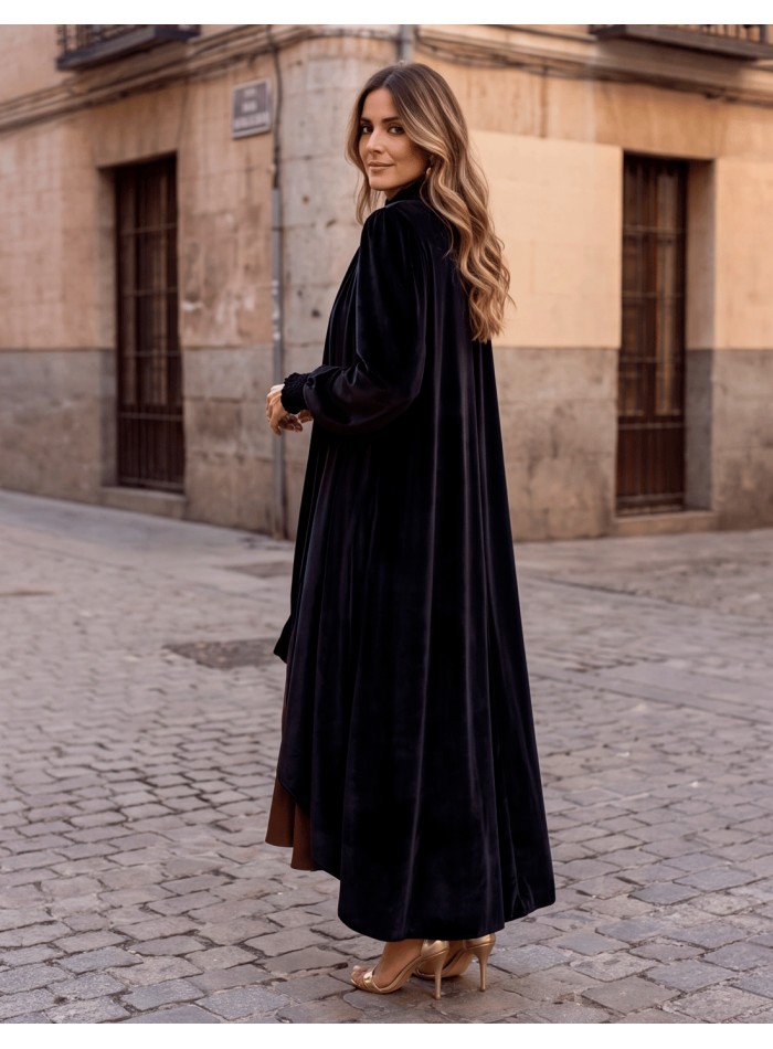 Long manteau kimono en velours noir avec châle intégré, pour les mariages et les événements élégants