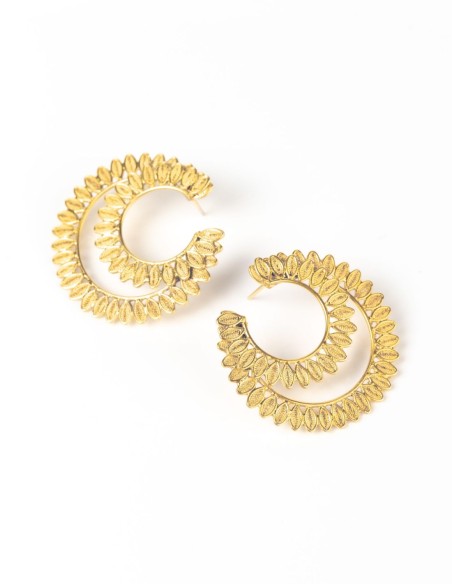 Double hoop earrings in a spiral shape