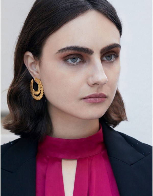 Double hoop earrings in a spiral shape