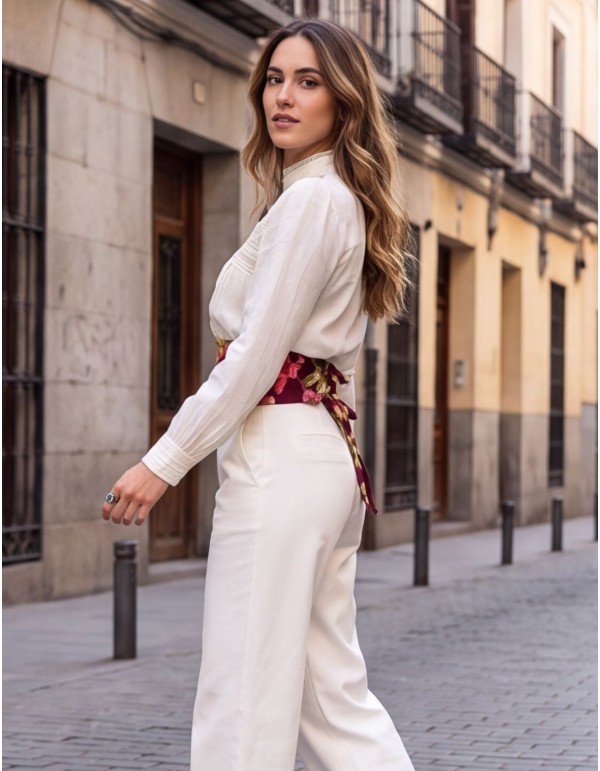 Ceinture bordeaux en coton, ornée d'un motif floral vert et dotée d'un double nœud à l'arrière 2