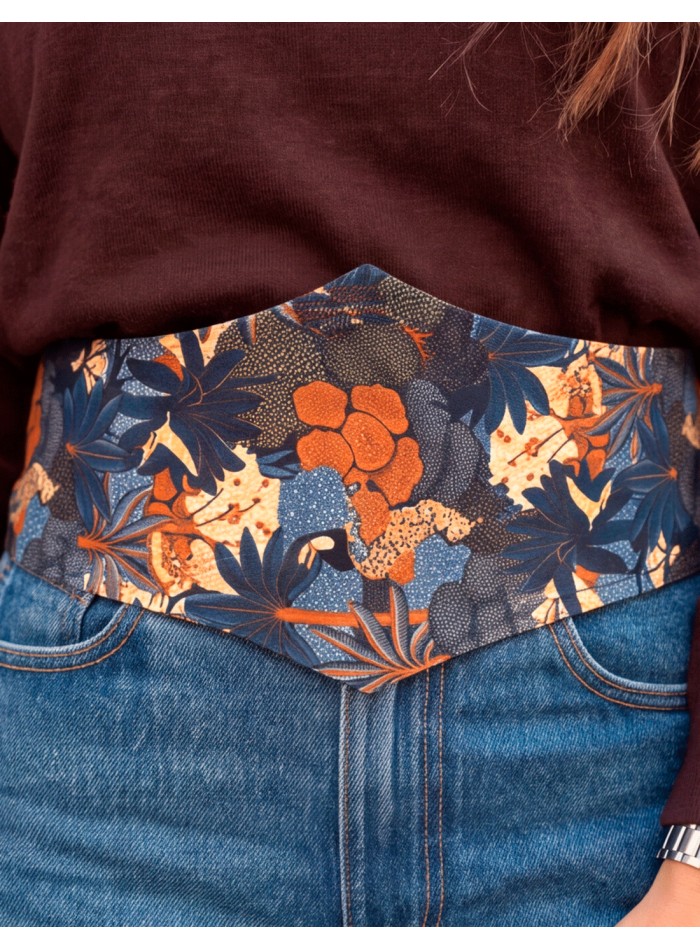 Fajín ancho azul con estampado tropical de...