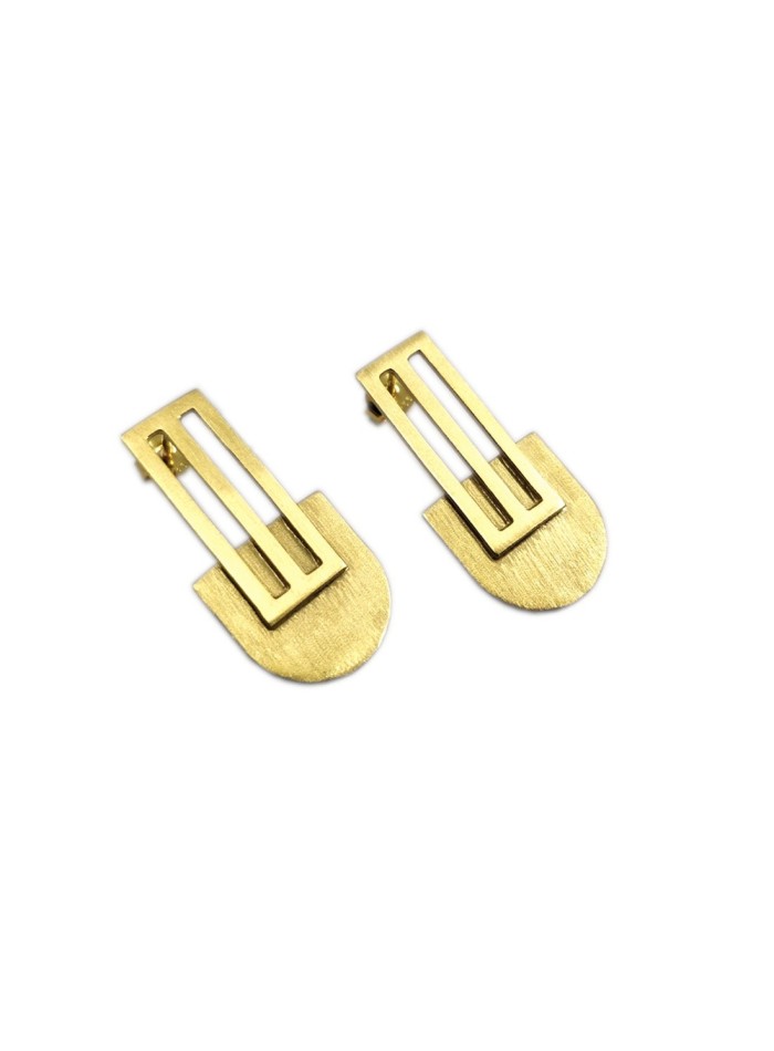 Gold plated brass party earrings at INVITADISIMA