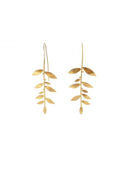 Long earrings with golden leaves