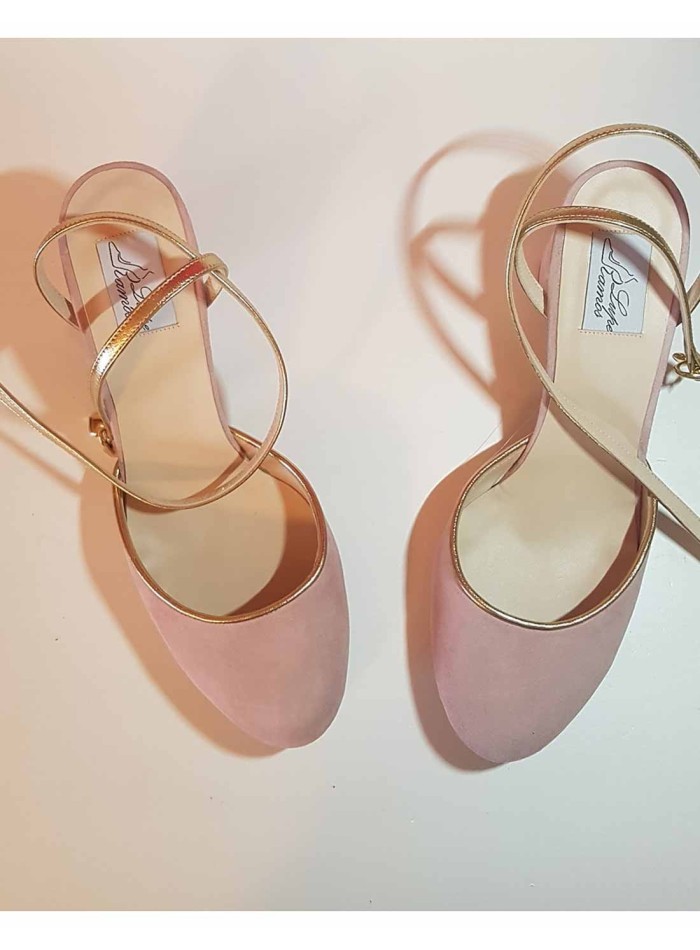 Zapatos ante rosa y champagne con plataforma baja | INVITADISIMA