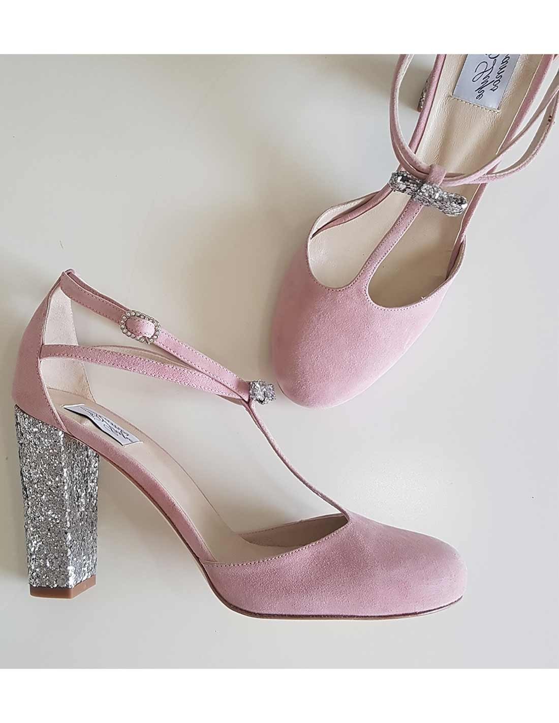 Él estas Cercanamente Zapatos de fiesta de ante rosa y tacón plata | INVITADISIMA