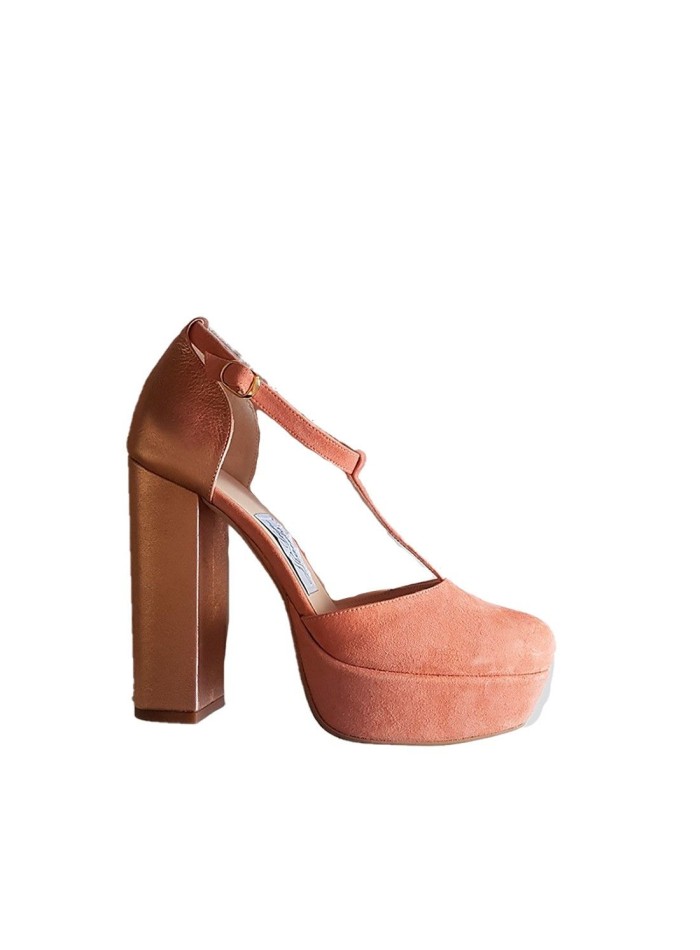 Peach suede heeled shoes with a round toe Lupe Ramos - 1